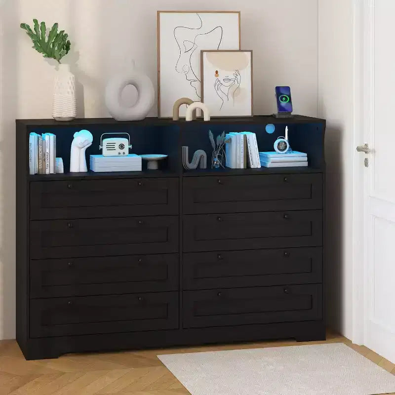 Cassettiera a 8 cassetti con stazione di ricarica e luci LED, Comò moderno con presa di corrente, Armadietto organizer per camera da letto, soggiorno